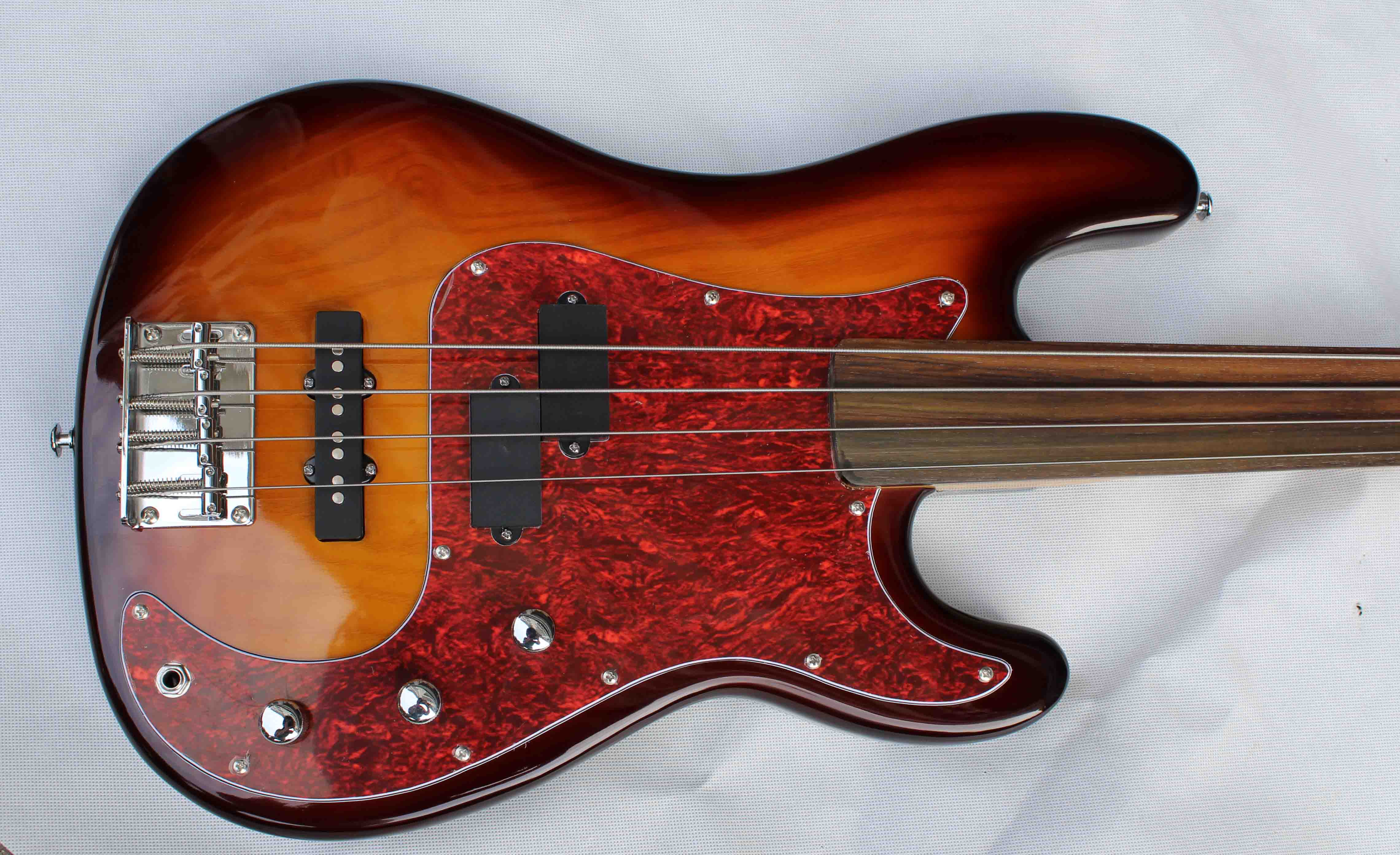 PB-FLVS China Made High Quality 4 strings Fretless Electric Bass Guitar, Customized OEM logo