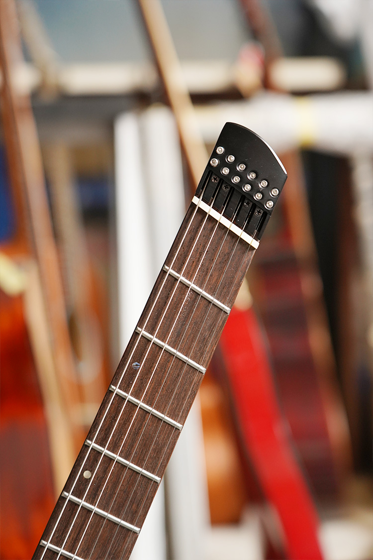 Factory Direct Headless Electric Guitar OEM ODM Customized Rock Metal Guitarra Lightweight Double Humbucker Fan Fretborad